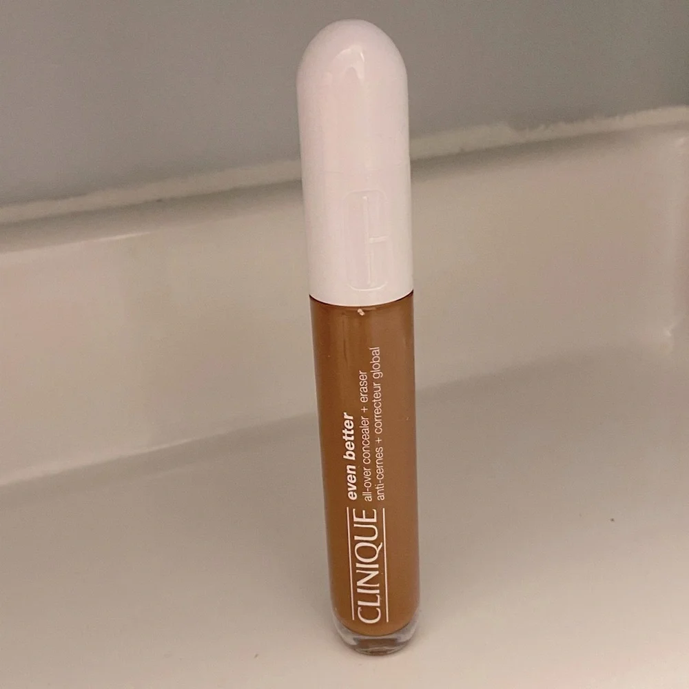 NWOT Clinique Even Better All-over Concealer + Eraser Wn 124 Sienna 0.2 oz/ 6 ml